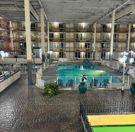 The Lodge Hotel And Banquets