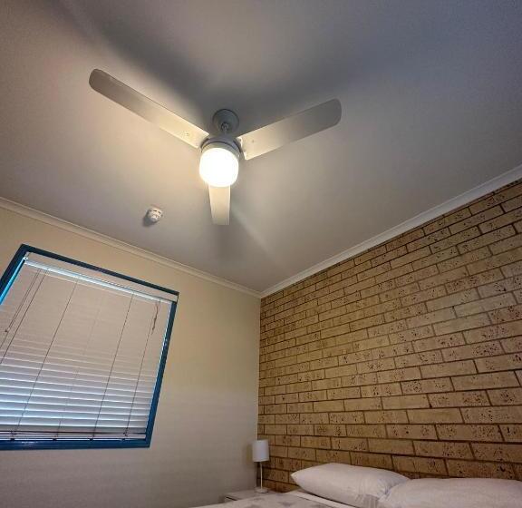 Мотель Coolum Budget Accommodation