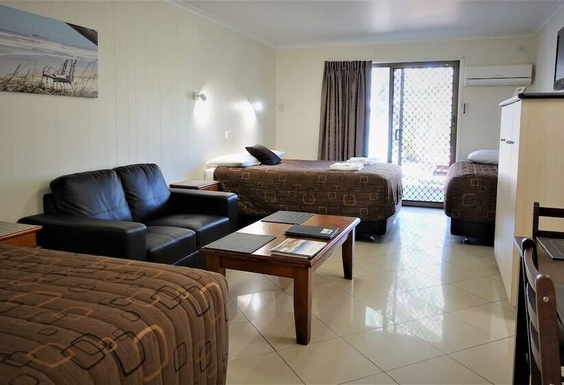 מוטל Pacific Palms Motor Inn