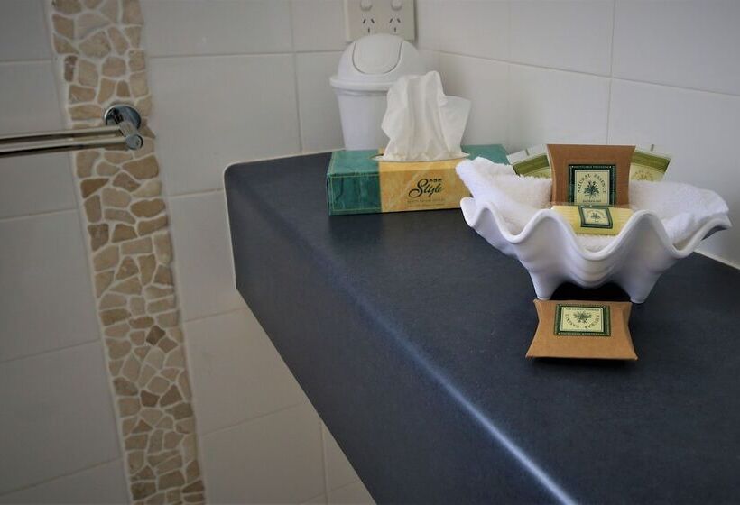 מוטל Pacific Palms Motor Inn
