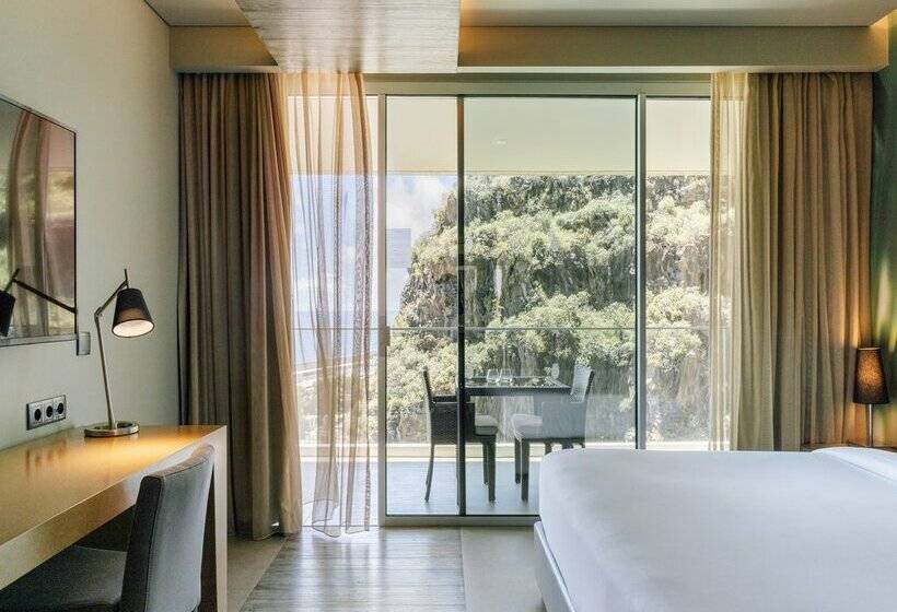 Saccharum Resort