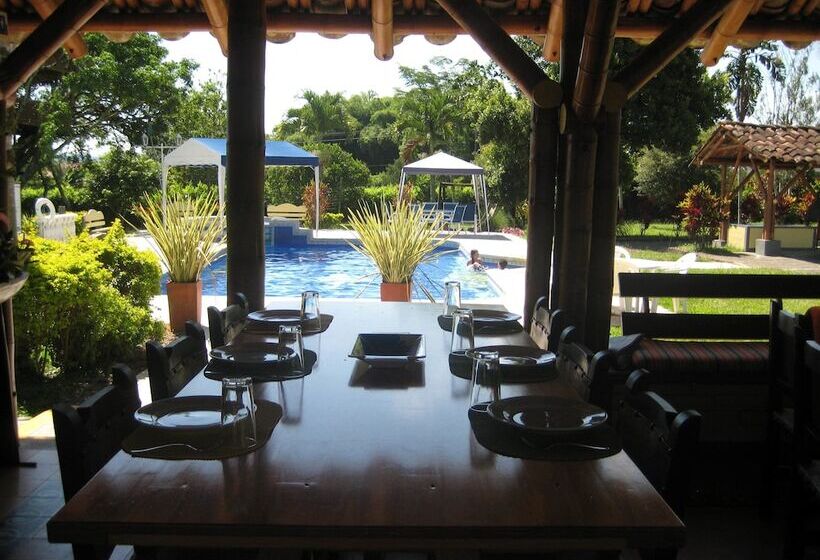 هتل Finca La Marsellesa