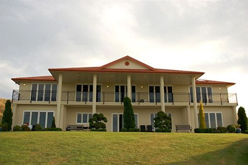 تختخواب و صبحانه Angel Luxury Lodge