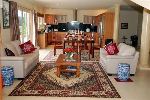 تختخواب و صبحانه Angel Luxury Lodge