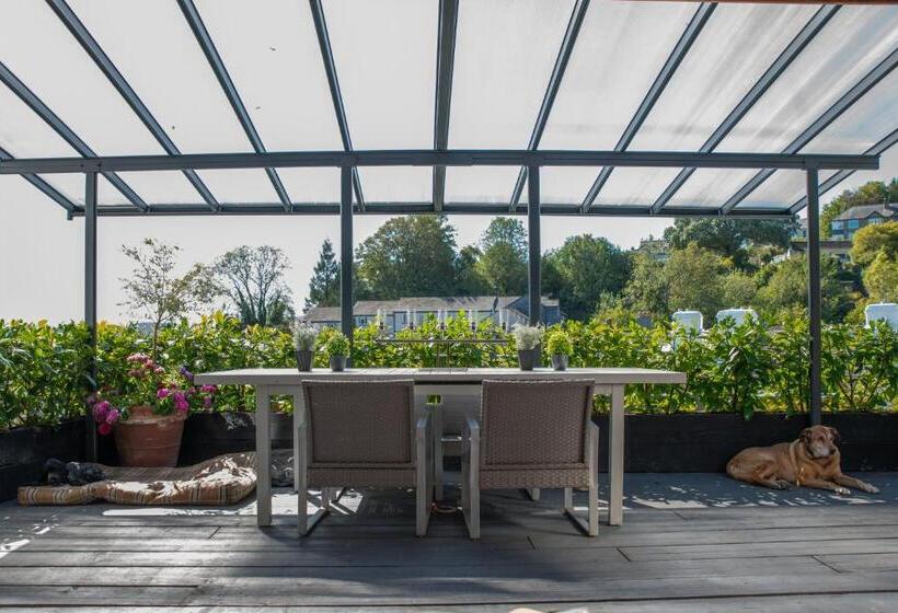 민박 Rockmount Rooms & Apartment