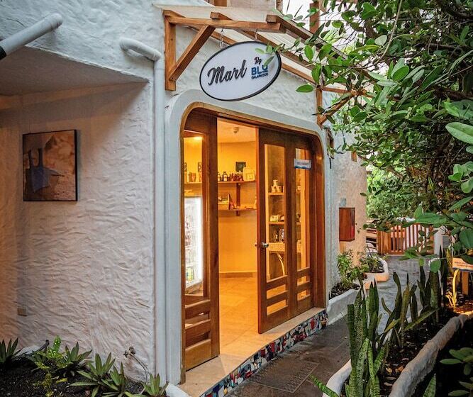 هتل Blu Galapagos Sustainable Waterfront Lodge