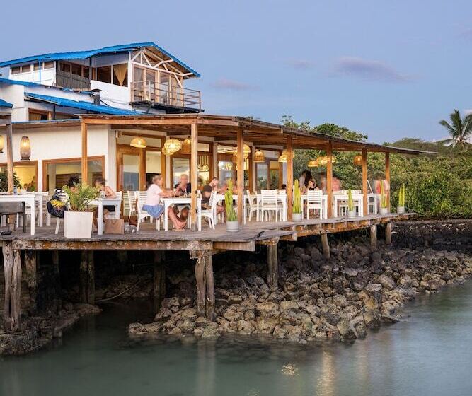 هتل Blu Galapagos Sustainable Waterfront Lodge