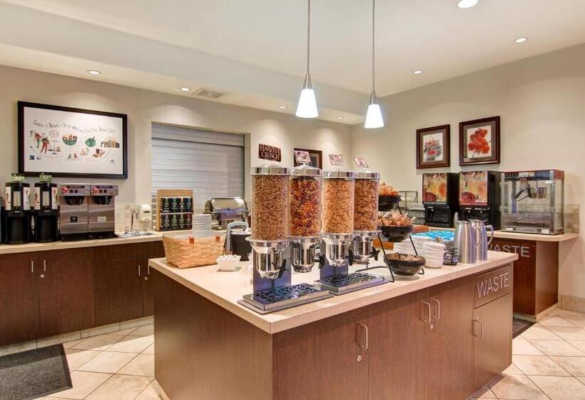 فندق Coast Weyburn