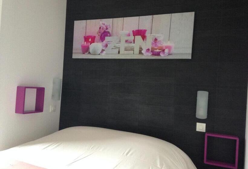 Отель Hôtel M&r