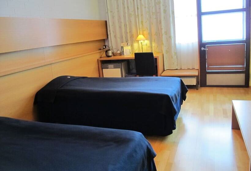 هتل Majvik Congress