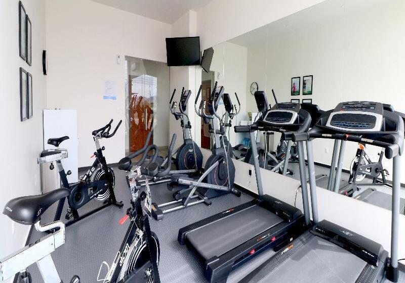 Отель Mision Express Queretaro