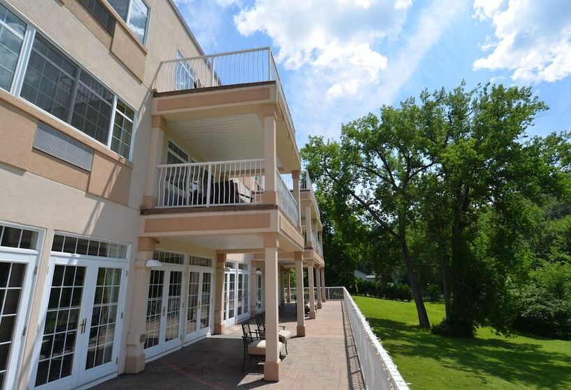 Riverside Hotel, Ascend Hotel Collection