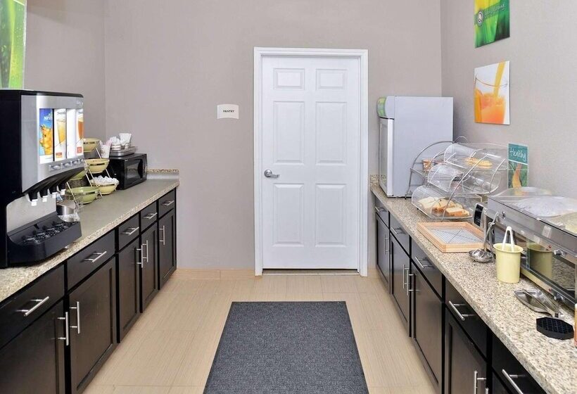 בית מלון כפרי Scottish Inn & Suites Cotulla, Tx