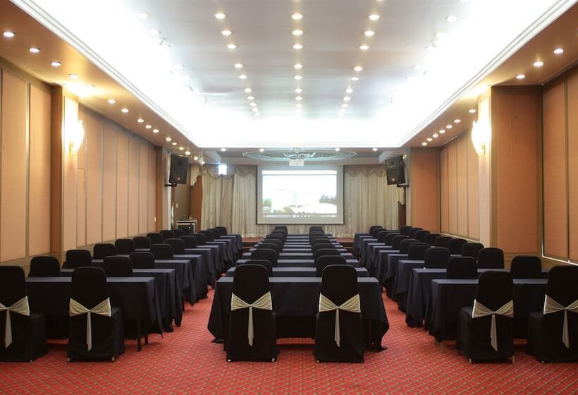 فندق Ramada By Wyndham Suanbo