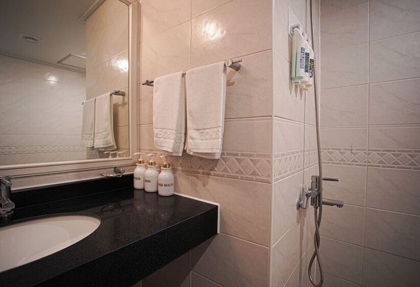 فندق Ramada By Wyndham Suanbo