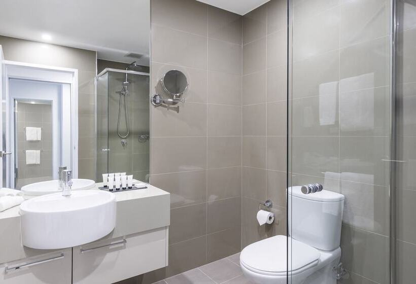 Holiday Inn & Suites Sydney Bondi Junction, An Ihg