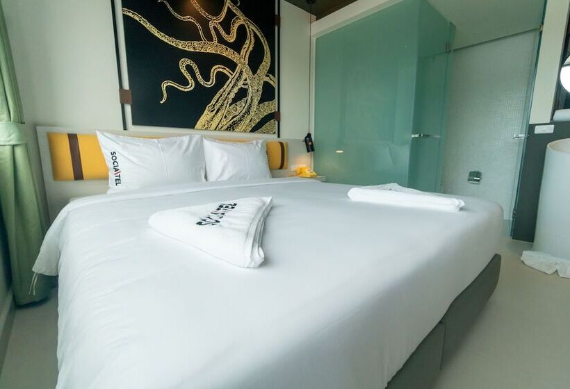 هتل Socialtel Koh Samui