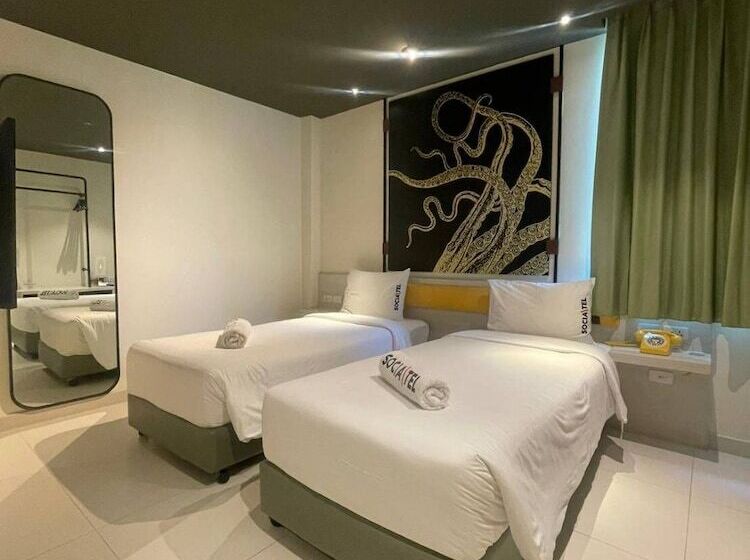 هتل Socialtel Koh Samui