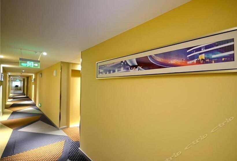 호텔 City Comfort Inn Wuhan Pangxiejia Metro Station