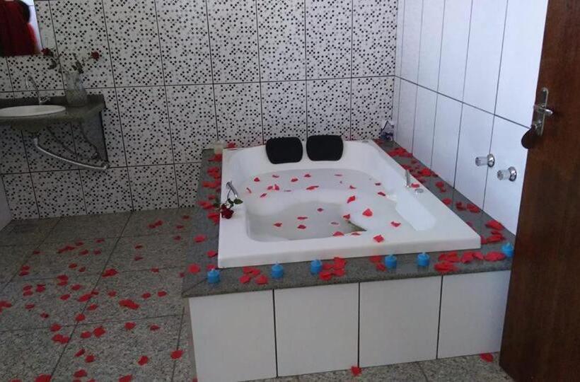 ユースホステル Pousada Moura ávila