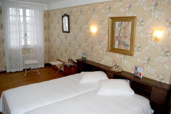 Bed and Breakfast Auberge Des Ruines De Merle