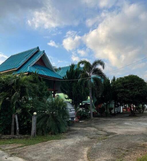 酒店 เพชร รีสอร์ท นครไทย Phet Resort, Nakhonthai