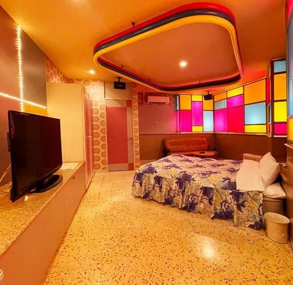 فندق Arun Adult Only