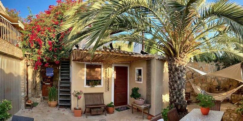 مبيت وإفطار Dachterrassenzimmer In Romantischem Landhaus Mit Pool