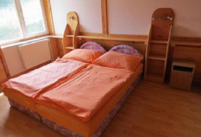 민박 Tüttös Vendéghàz