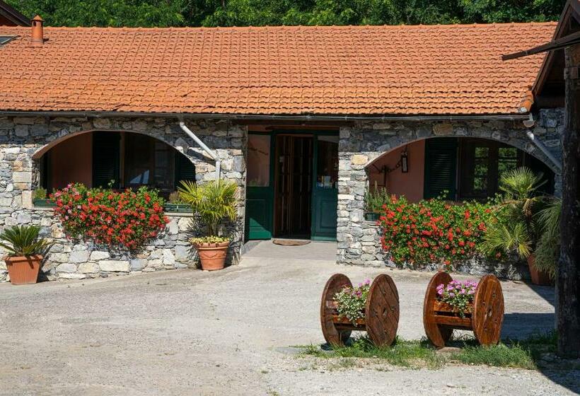 Отель 01234 Agriturismo La Marpea, Esperienza In Mezzo Alla Natura E Al Cibo Tipico Italiano