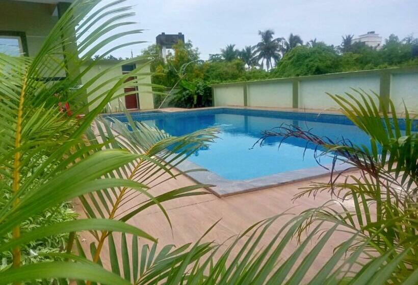 בית מלון כפרי Beach Haven  Nagaon Beach