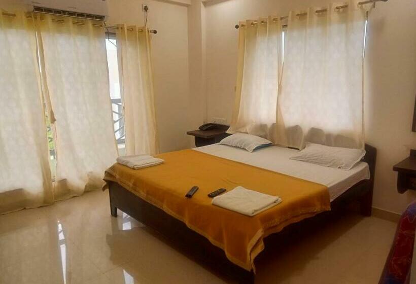 בית מלון כפרי Beach Haven  Nagaon Beach