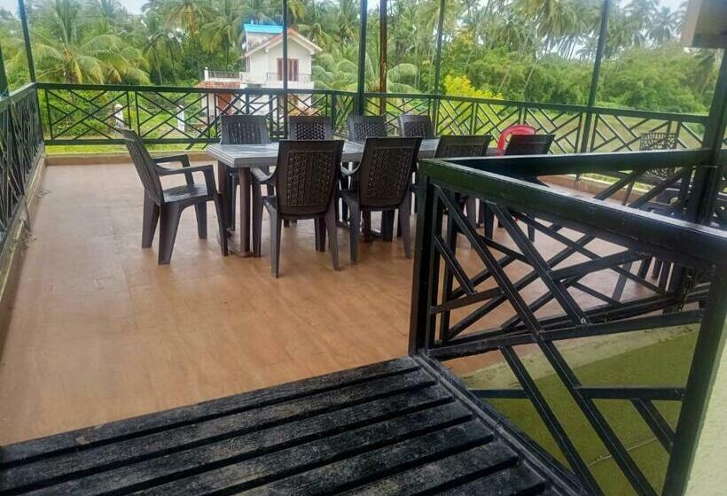 בית מלון כפרי Beach Haven  Nagaon Beach