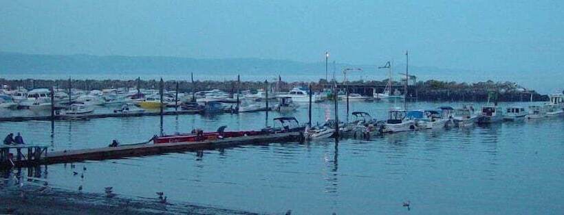 فندق Curley S Resort & Dive Center