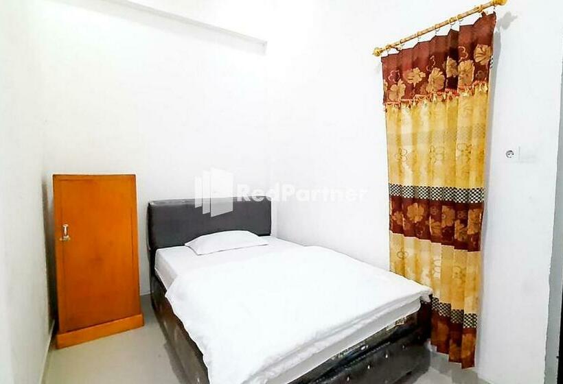 Отель Minang Raya Guesthouse Syariah Redpartner