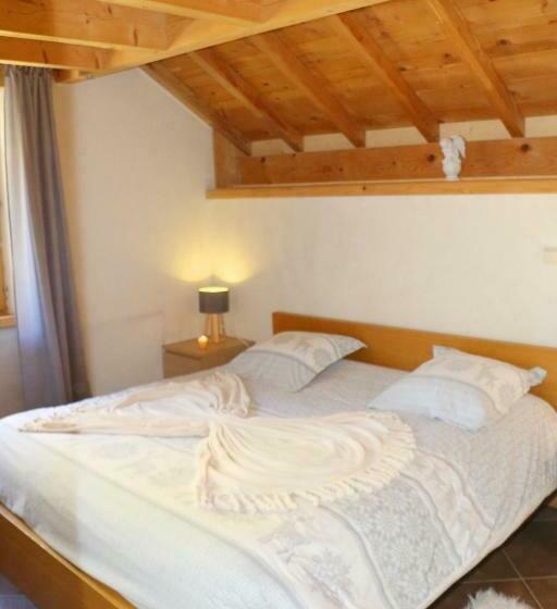 Пансион Chalet Savoyard Balcon De Villy