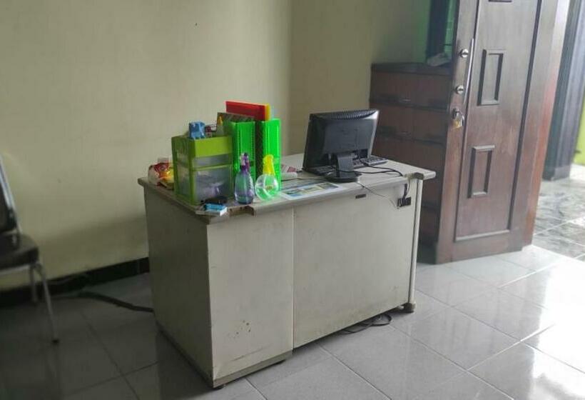פנסיון Reddoorz Near Rsud Kebumen 2