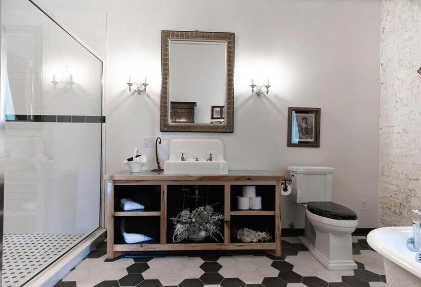 فندق صغير Beard And Lady Inn