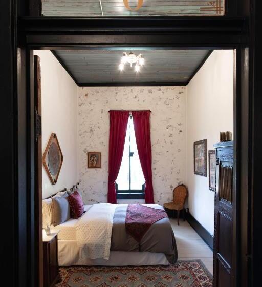 فندق صغير Beard And Lady Inn