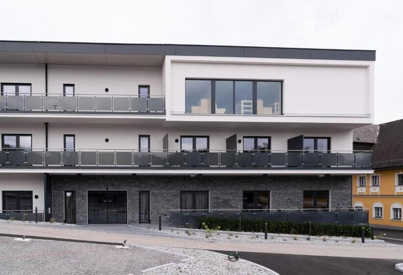 ユースホステル Traunfall