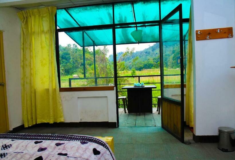 הוסטל Water Flow Inn Ella