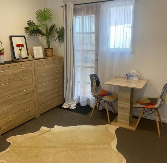 مبيت وإفطار Ange S Bnb   Self Contained Unit With Ensuite