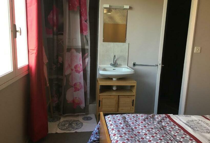 Bed and Breakfast Aux Portes D Aubrac Studio 2 Personnes