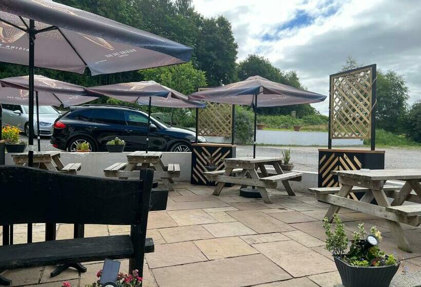 Отель Chainbridge Usk Riverside Gastro Pub And Accommodation