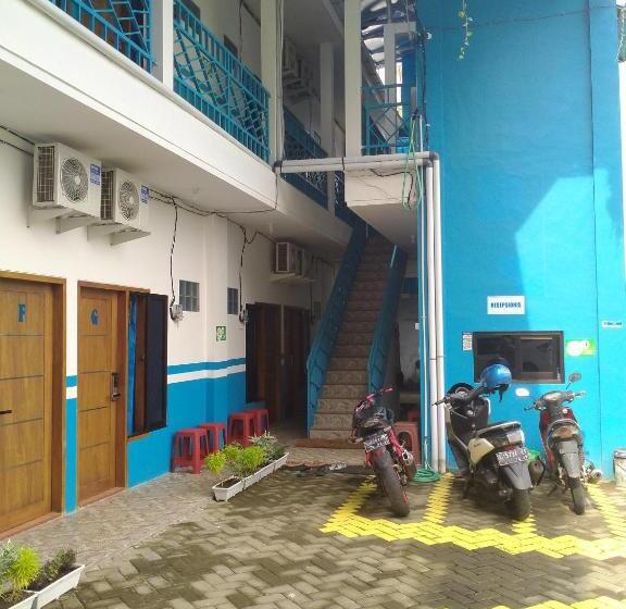 ホテル Penginapan Banyu Biruku