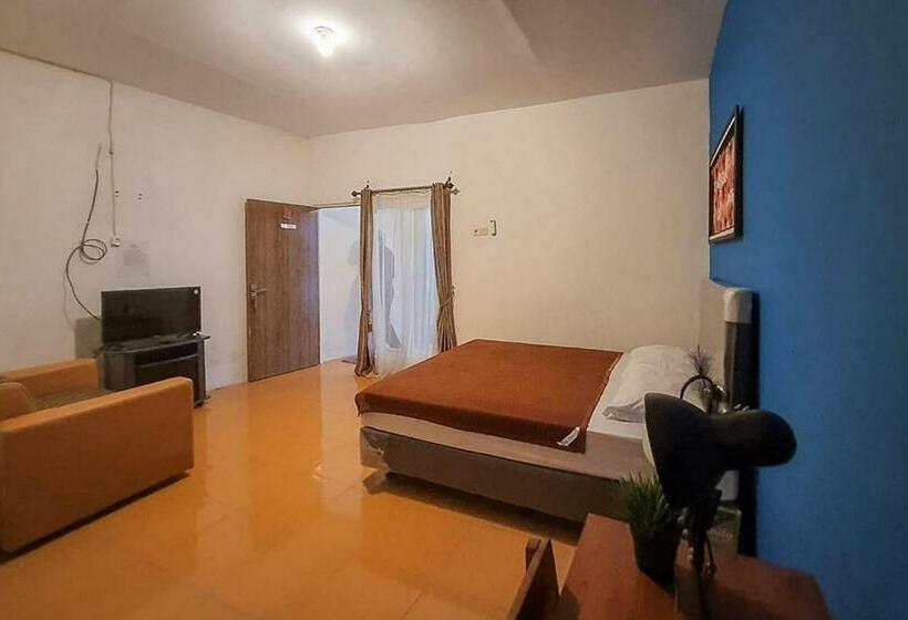 Отель Syafa Homestay Syariah Mitra Reddoorz