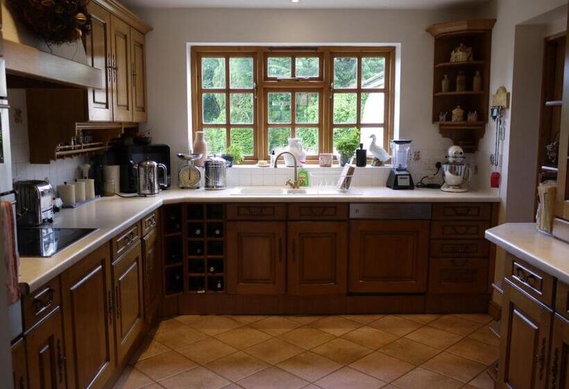 One Pelham Grove Bed & Breakfast