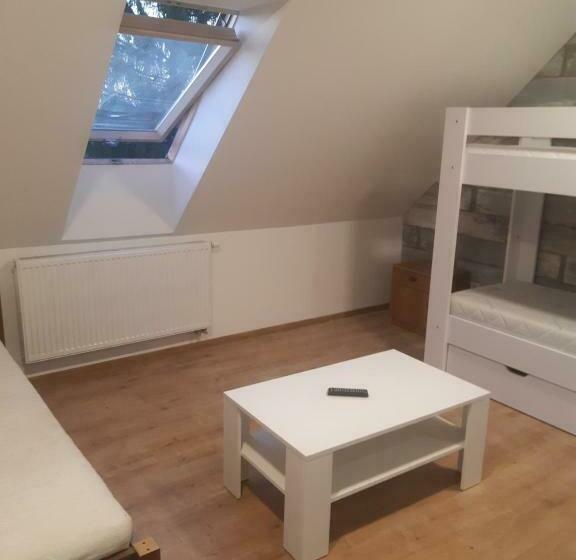 פנסיון Apartmany Alex S Bazenom