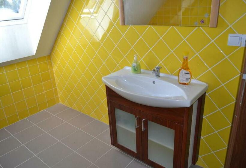 פנסיון Apartmany Alex S Bazenom