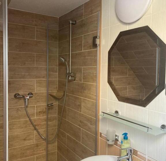 פנסיון Home Vendégház